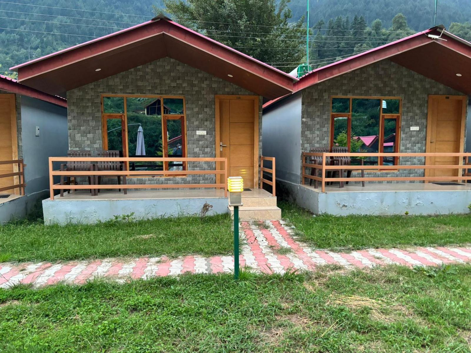 Shivalaya Retreat - A River Side