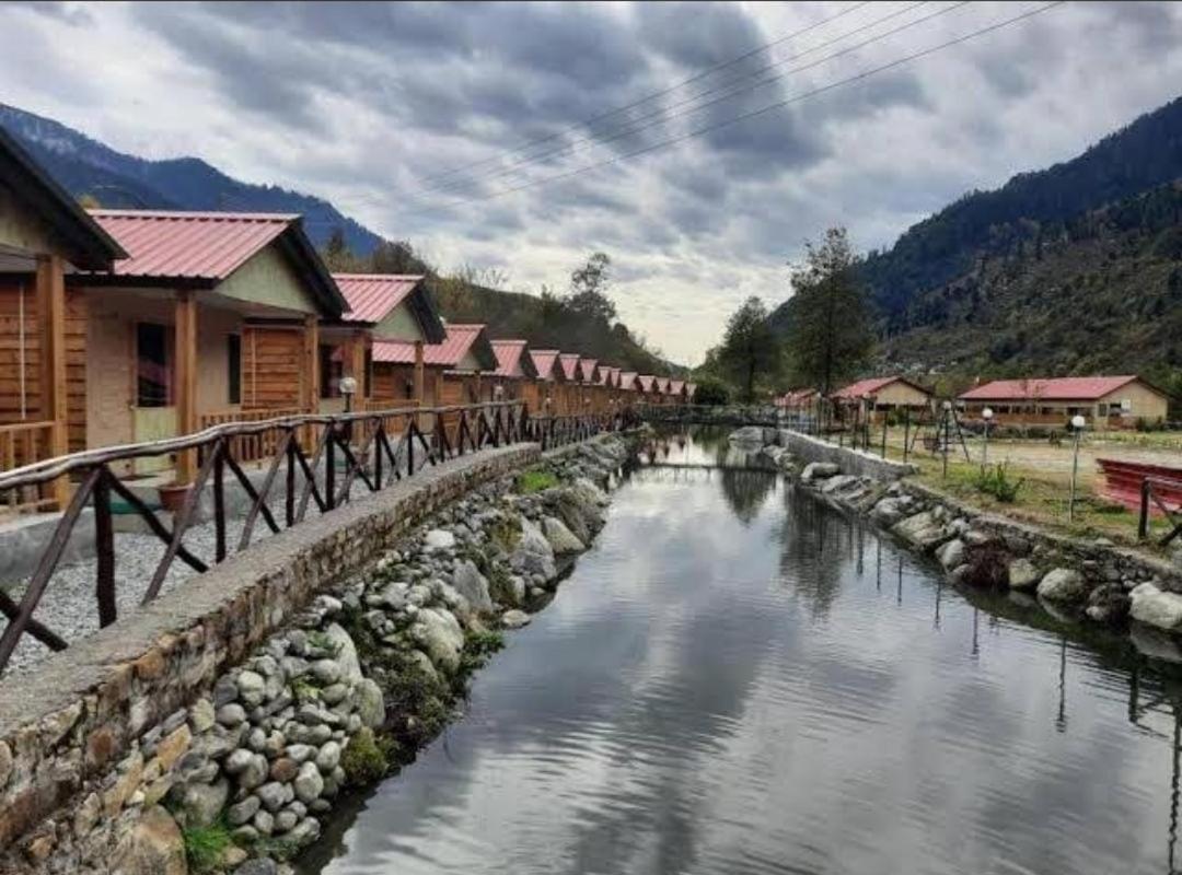 Shivalaya Retreat - A River Side